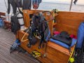 dive station - rinse tank under seat